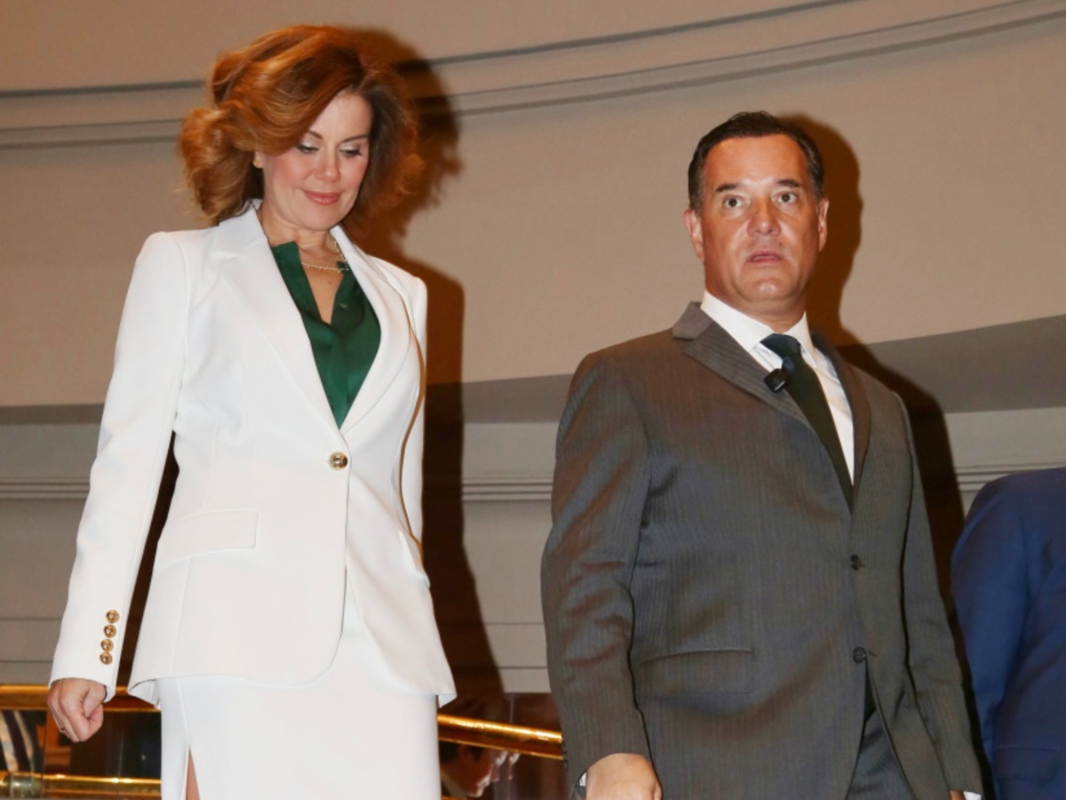 Άδωνις Γεωργιάδης: Παρουσίασε το νέο του βιβλίο, «Ρώμη» – Στο πλευρό του η Ευγενία Μανωλίδου και ο μικρότερος γιος τους