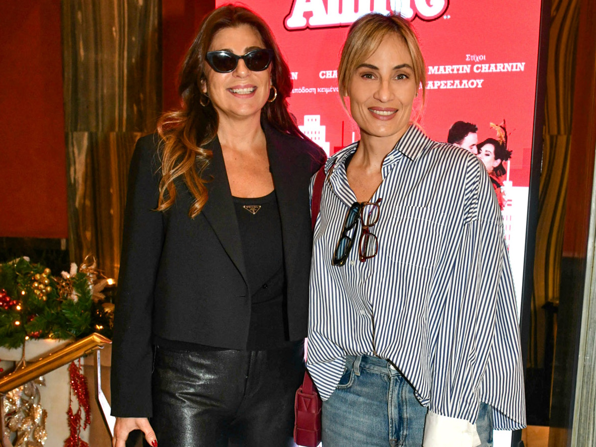 Σούλα Μαρινάκη – Ελεονώρα Μελέτη: Με τις κόρες τους στο θέατρο! Φωτογραφίες