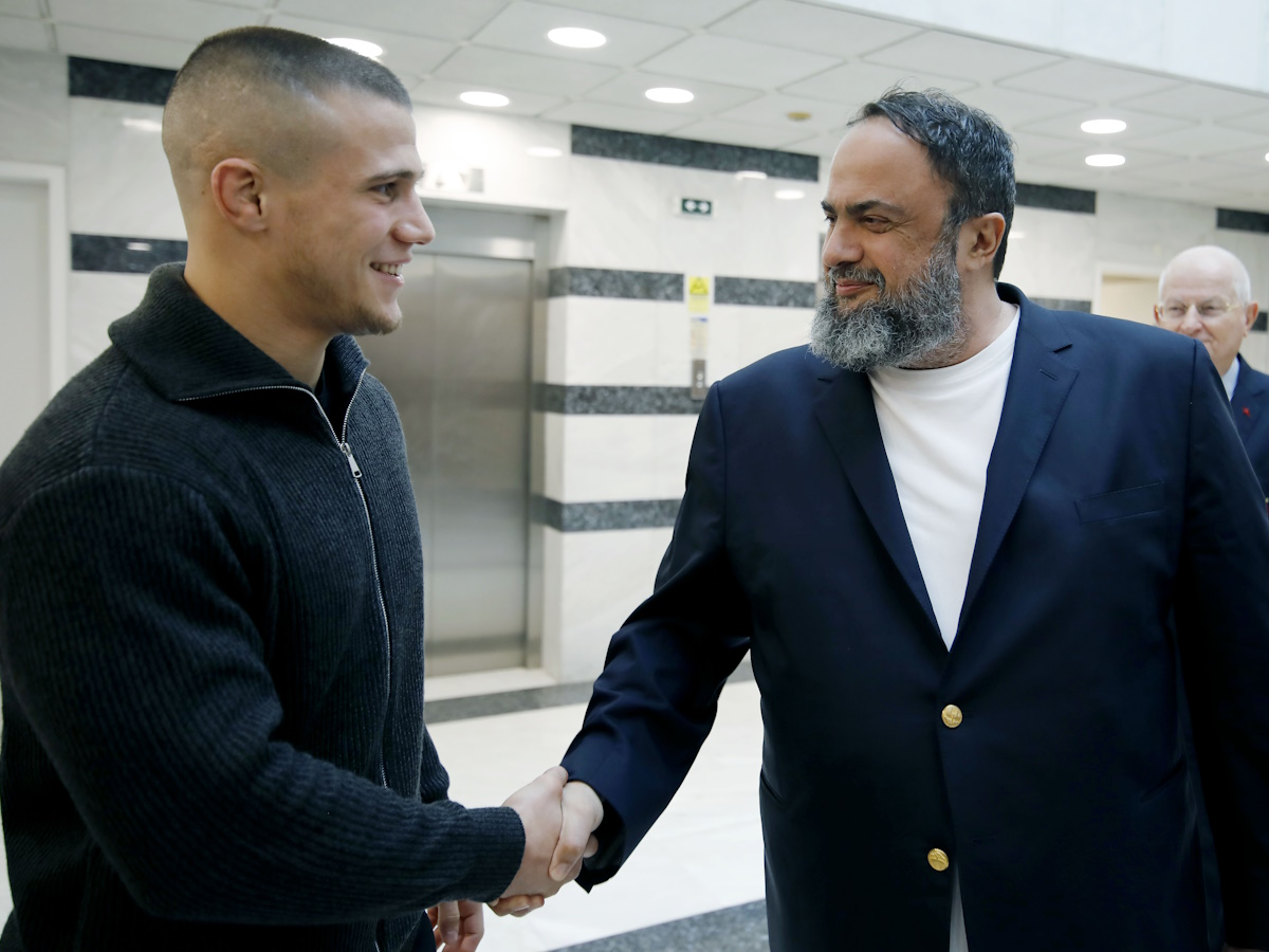 Ο Βαγγέλης Μαρινάκης στηρίζει τον Παγκόσμιο Πρωταθλητή ελεύθερης πάλης Γιώργο Κουγιουμτσίδη ως τους Ολυμπιακούς Αγώνες του 2028