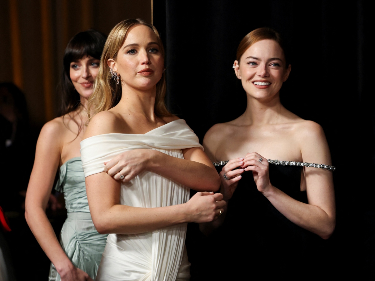 Governors Awards 2025: Οι celebrities υιοθέτησαν το απόλυτο minimal nail trend