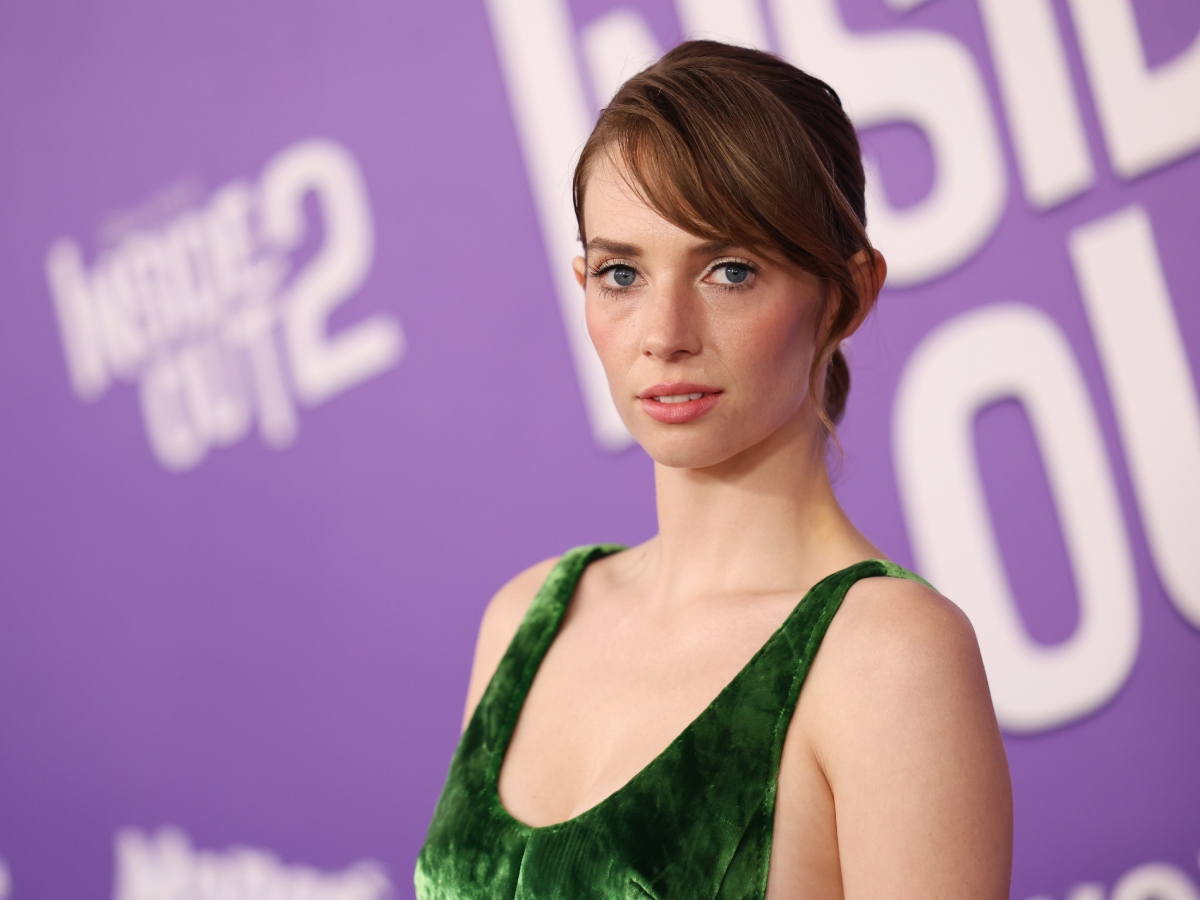 Μακιγιάζ: Πώς θα δημιουργήσεις τα τέλεια blurred lips της  Maya Hawke