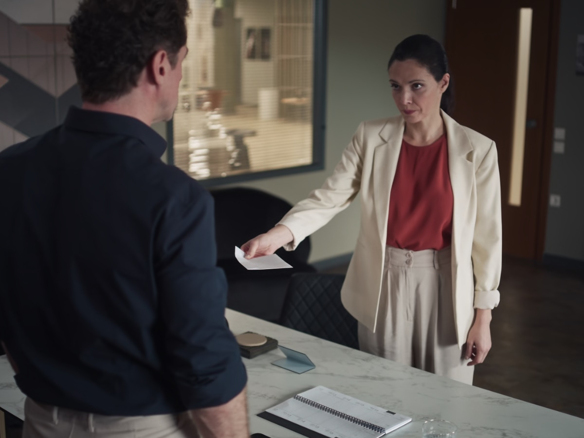 Μια νύχτα μόνο: Η Αρετή αρχίζει να κατανοεί τη συμπεριφορά του Οδυσσέα, μετά τις αποκαλύψεις για τον θάνατο του πατέρα του