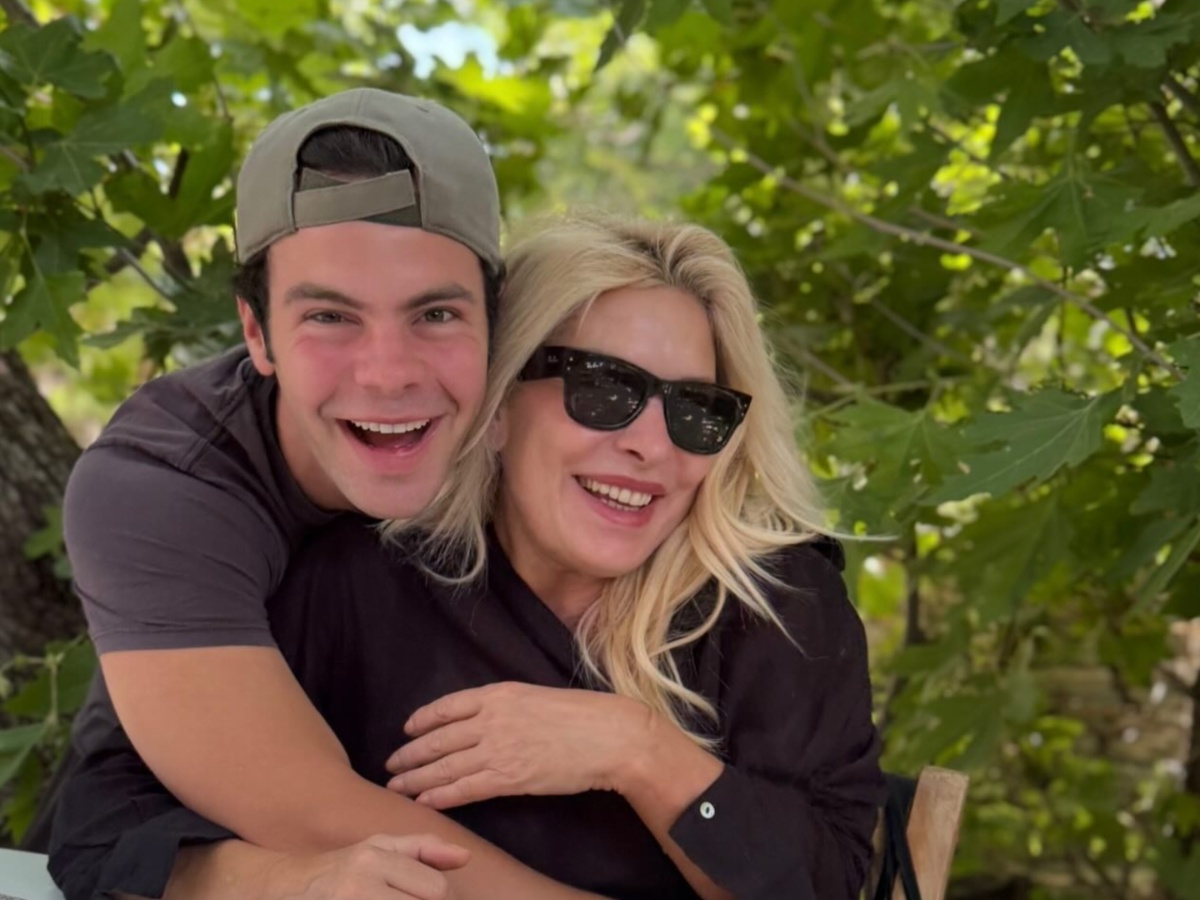 Ελένη Μενεγάκη: Ο γιος της, Άγγελος Λάτσιος έγινε 23 χρονών – Οι τρυφερές ευχές της παρουσιάστριας