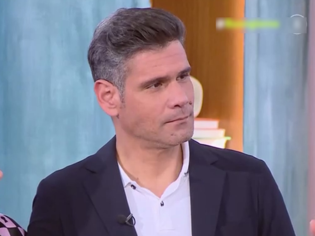 Ο Δημήτρης Ουγγαρέζος σε συζητήσεις για την υιοθεσία παιδιού: «Έχει αλλάξει το καθεστώς»