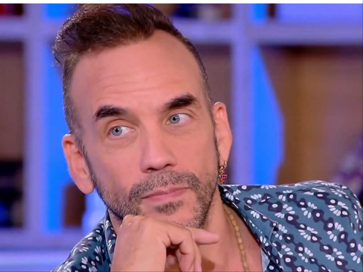 Πάνος Μουζουράκης: «Με την κόρη μου τα λέμε πάρα πολύ» – Η εξομολόγηση για την πατρότητα