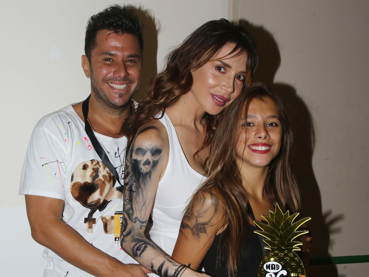 Πάολα – Φώτης Ζογλοπίτης: Η 22χρονη κόρη τους πήρε το πτυχίο της από το Αριστοτέλειο Πανεπιστήμιο – Οι οικογενειακές φωτογραφίες