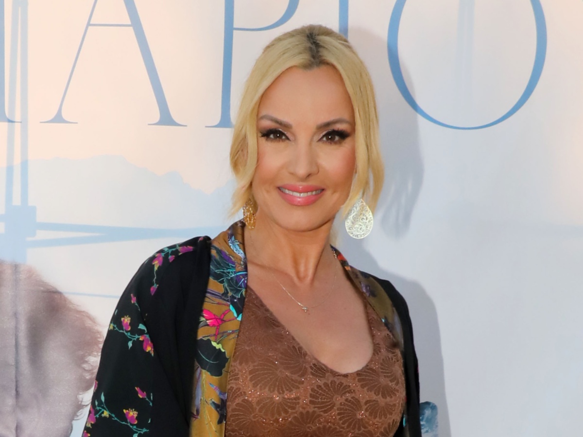 Πέγκυ Ζήνα: «Όταν μια γυναίκα τραγουδίστρια μένει έγκυος και επιστρέφει, δεν είναι το ίδιο»