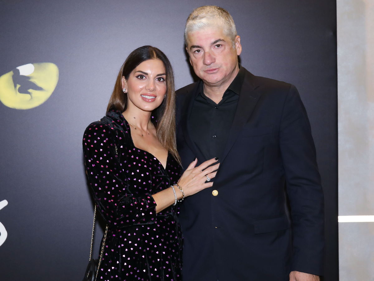 Σταματίνα Τσιμτσιλή – Θέμης Σοφός: Κοινή βραδινή εμφάνιση για το ζευγάρι – Φωτογραφίες