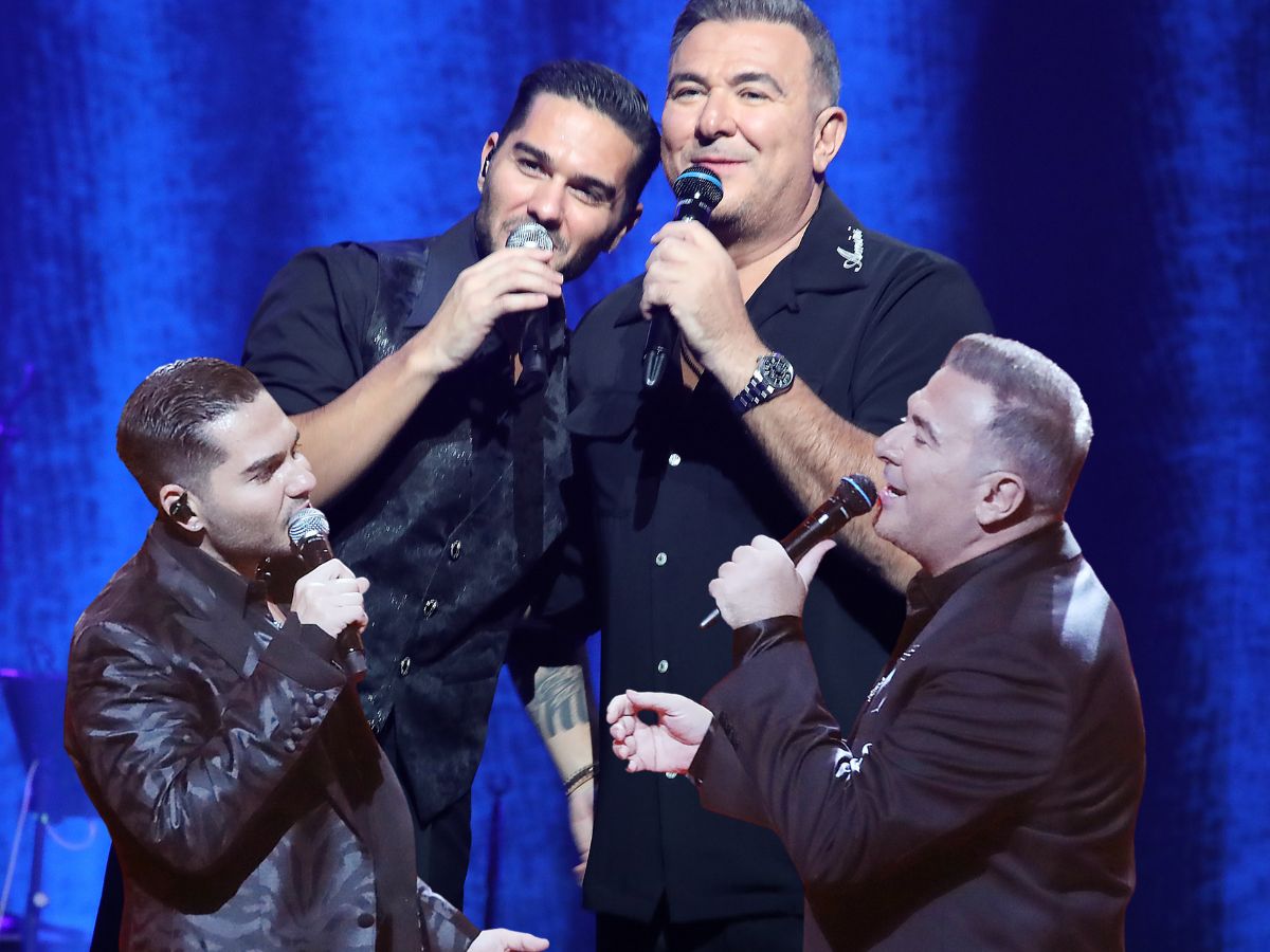 Αντώνης Ρέμος – Χρήστος Μάστορας: Εντυπωσιακή πρεμιέρα στη νυχτερινή Αθήνα – Ποιοι έδωσαν το παρών