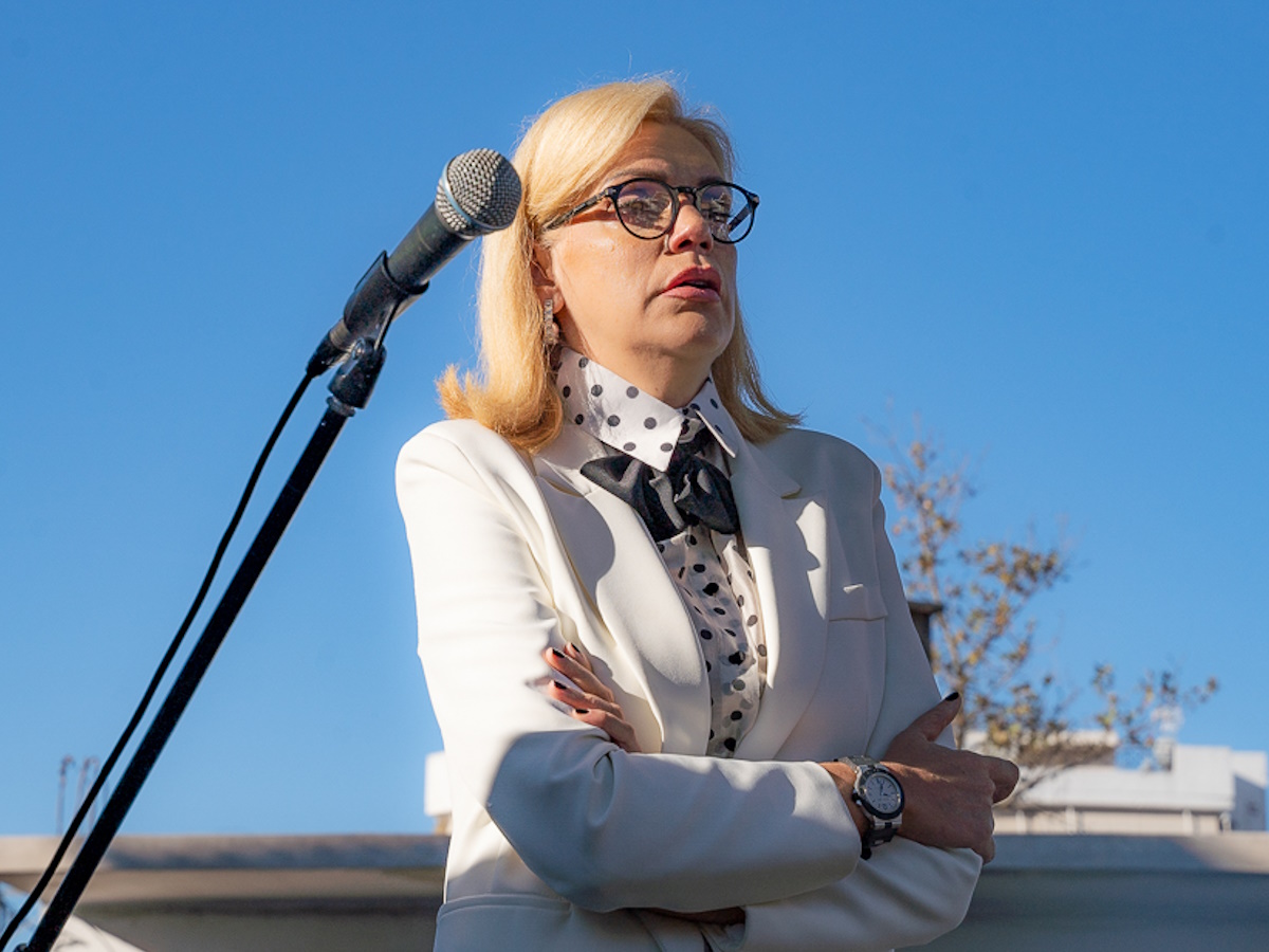 Σάσα Σταμάτη: «Λύγισε» στην εκδήλωση μνήμης για τα 8 χρόνια από τις φονικές πλημμύρες στη Μάνδρα