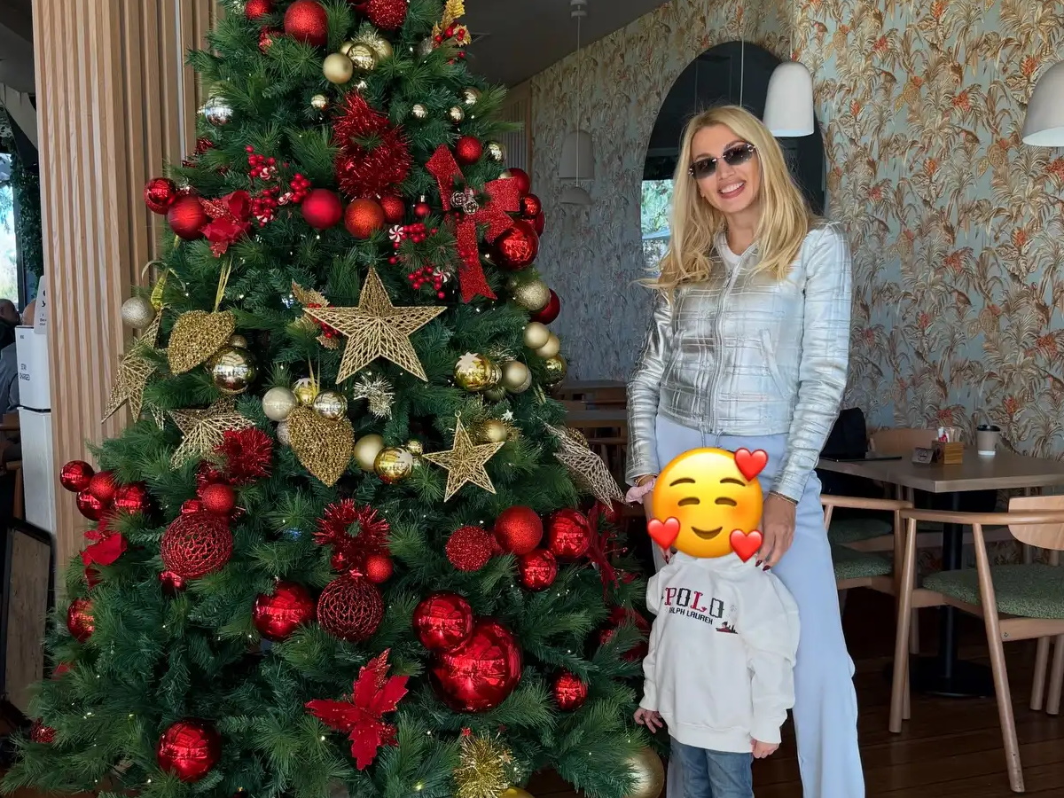 Κωνσταντίνα Σπυροπούλου: Οι οικογενειακές φωτογραφίες με τον σύζυγό της και τα δύο παιδιά τους – «Μαγικές στιγμές»