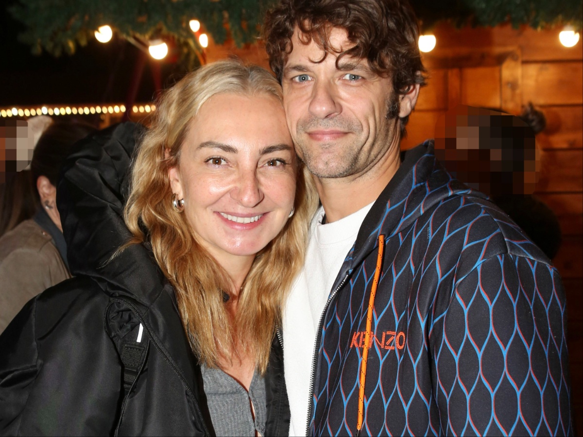 Ρούλα Ρέβη: Η απάντηση στην κάμερα μετά τη φωτογραφία του Αποστόλη Τότσικα που προκάλεσε αντιδράσεις