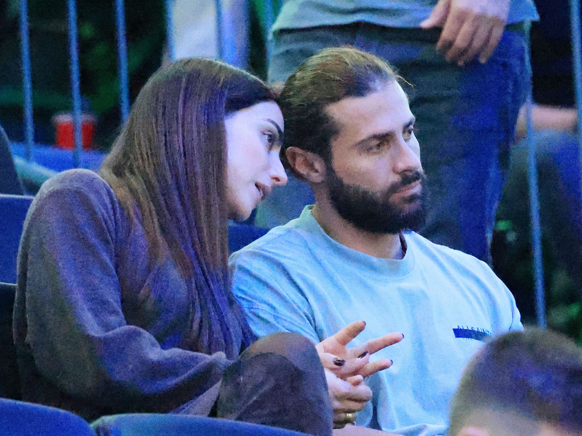 Κωνσταντίνος Βασάλος – Δανάη Βαρθολομάτου: Μαζί στον αγώνα του Νόβακ Τζόκοβιτς! Φωτογραφίες