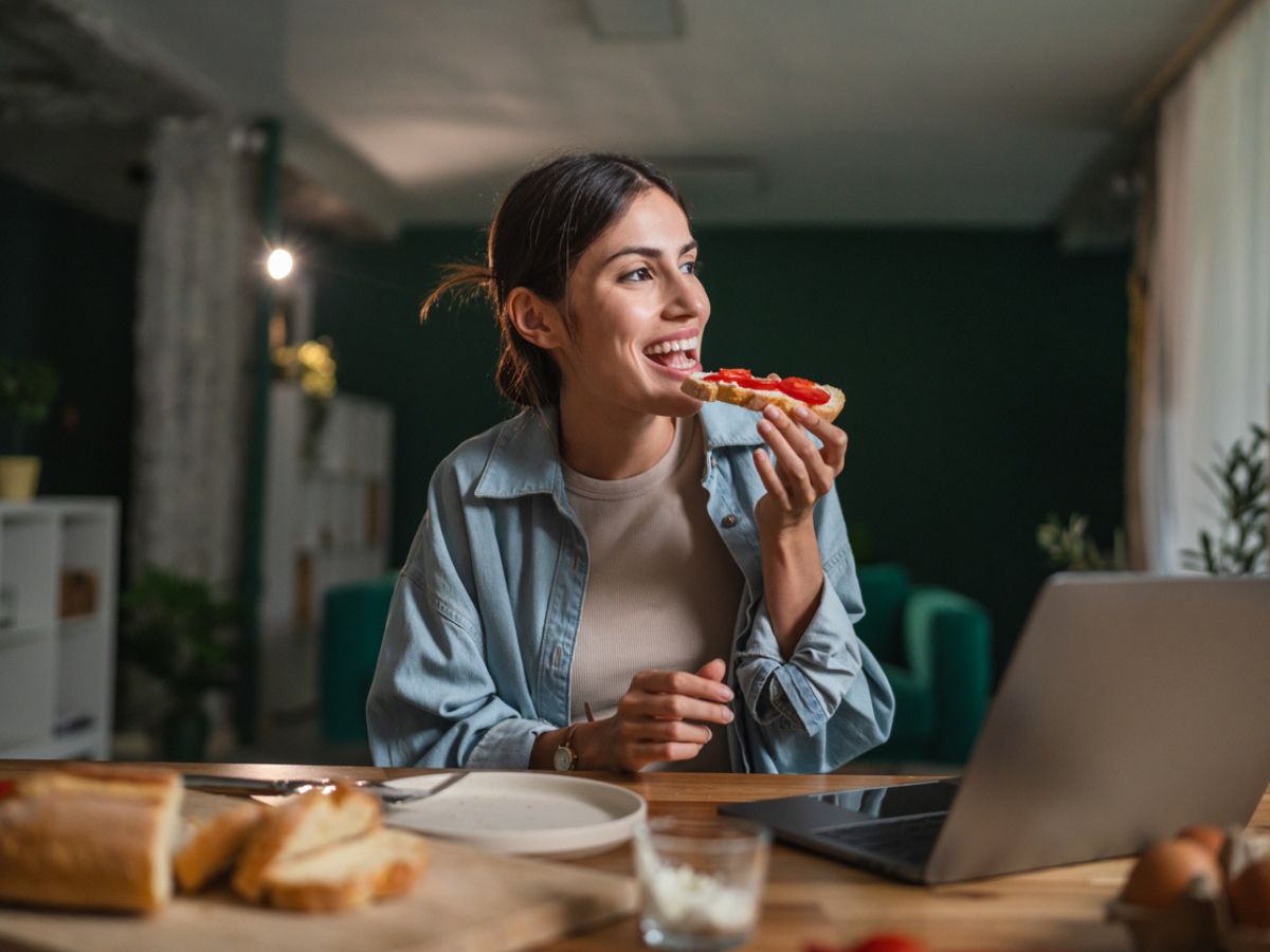 Τι ώρα πρέπει να τρως βραδινό γεύμα για να έχεις ενέργεια;