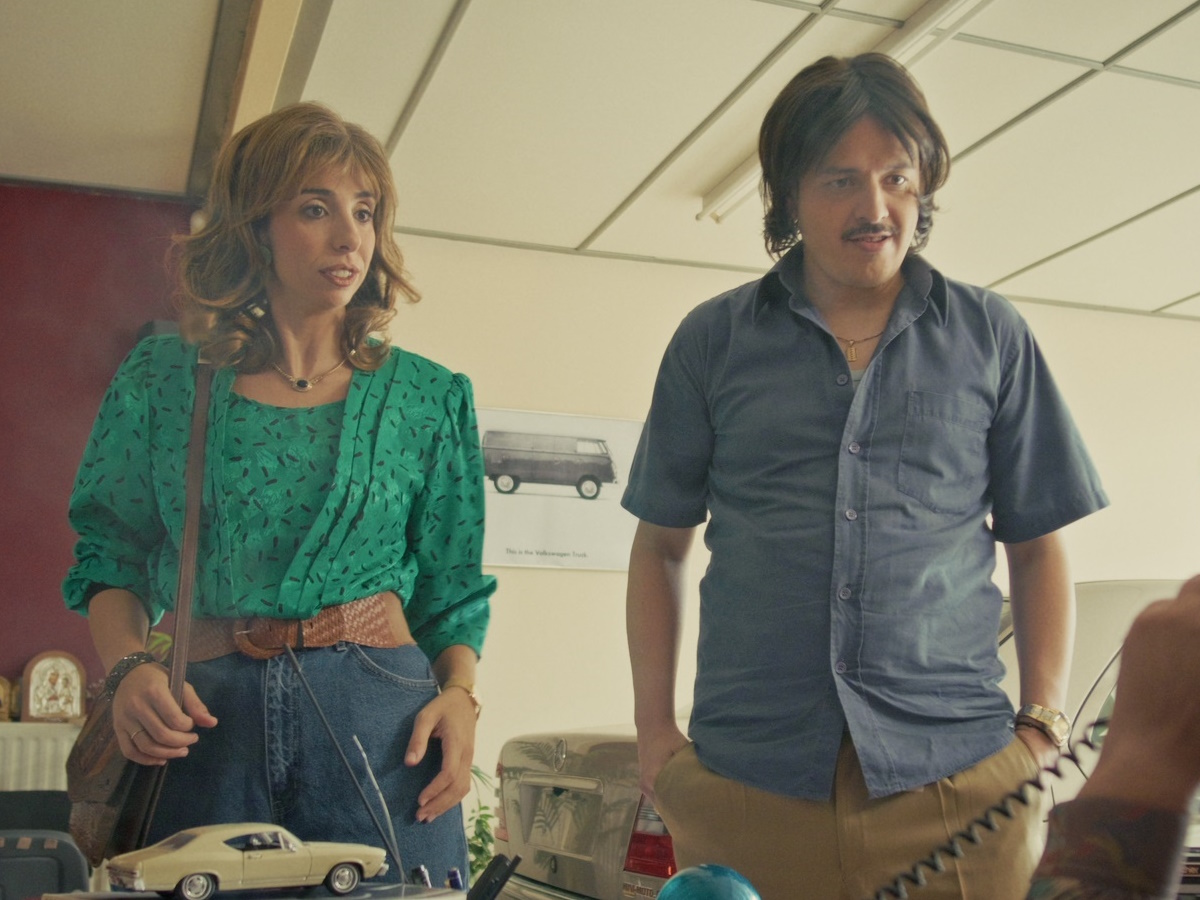 Τότε και τώρα: Πρεμιέρα για την Έλενα Χαραλαμπούδη και τον Αλέξανδρο Τσουβέλα με «Αγορά Αυτοκινήτου»