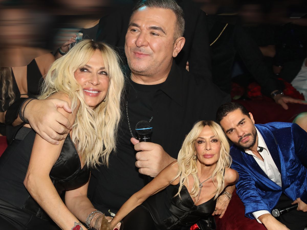 Άννα Βίσση: Διασκέδασε στον Αντώνη Ρέμο και τον Χρήστο Μάστορα με το ζεύγος Κούστα – Φωτογραφίες, βίντεο