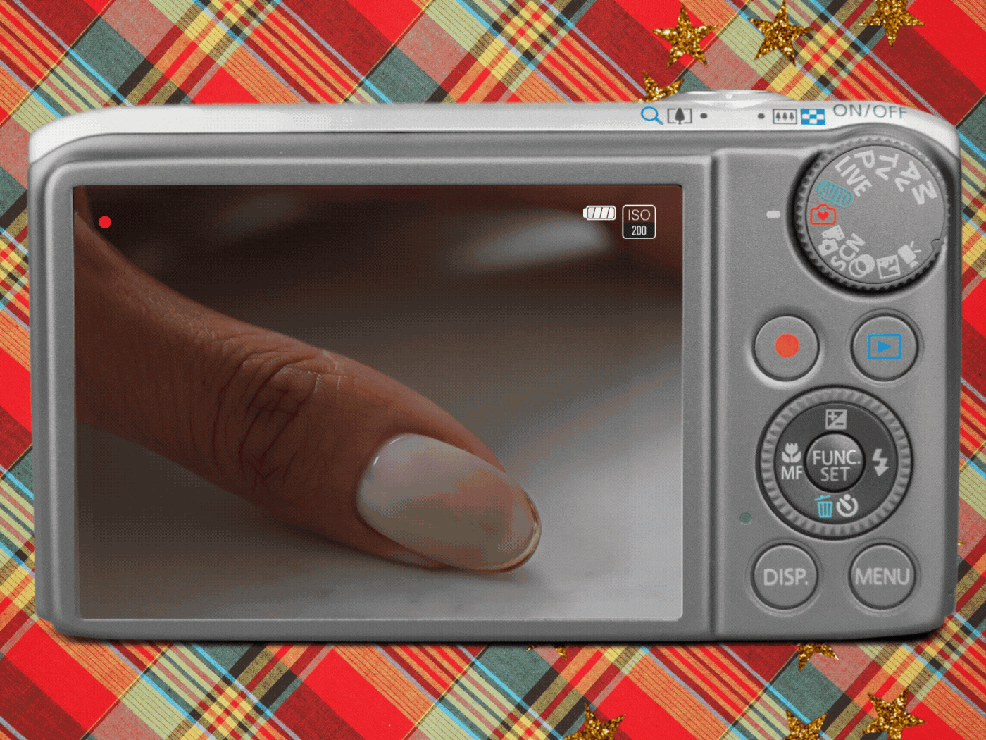 Τα πιο κομψά nail looks για την Παραμονή Πρωτοχρονιάς