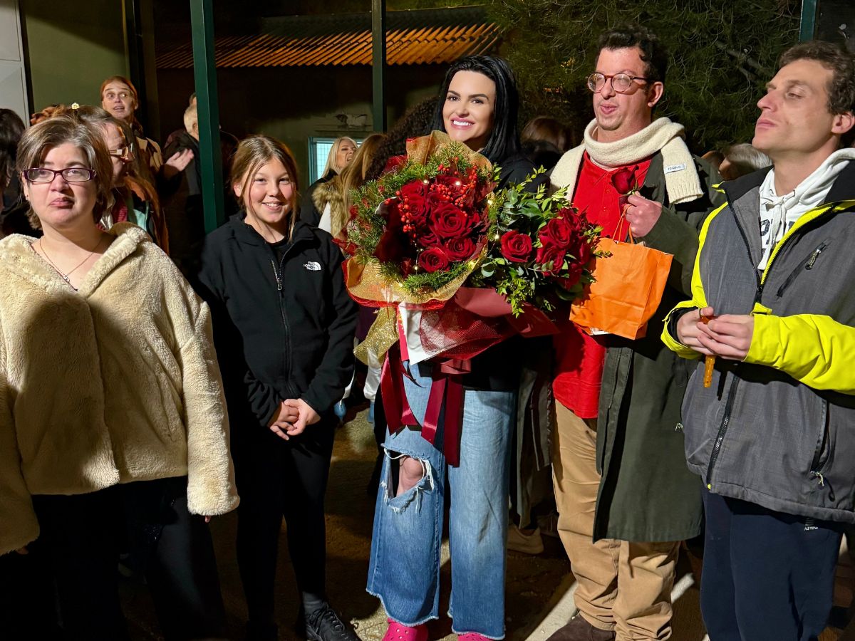 Πράξη αγάπης με ουσία: Η Δήμητρα Κατσαφάδου ανακατασκεύασε τη δομή ΑμεΑ στην Αγία Παρασκευή (video)