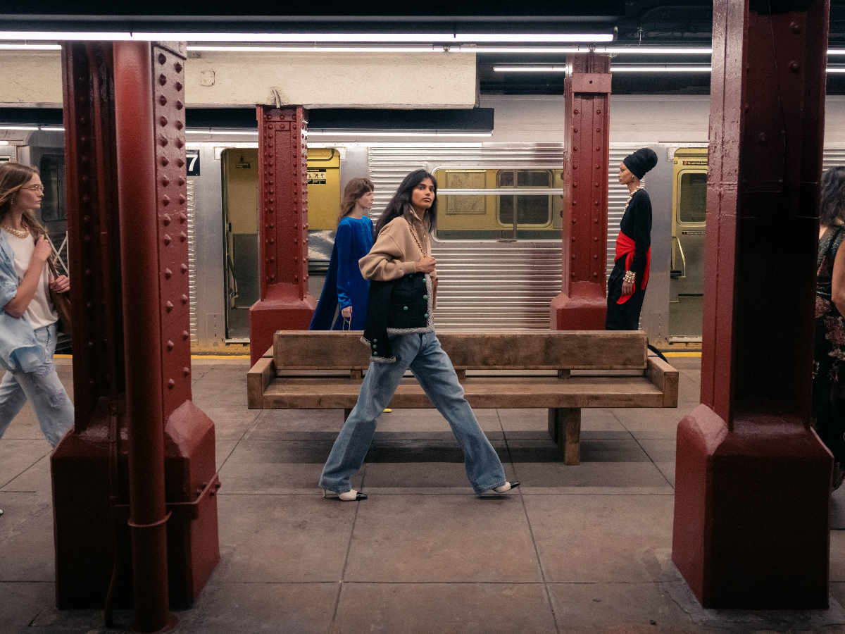 Chanel: Η συλλογή Métiers d’Art παρουσιάστηκε με ένα ιστορικό show στο metrο της Νέας Υόρκης