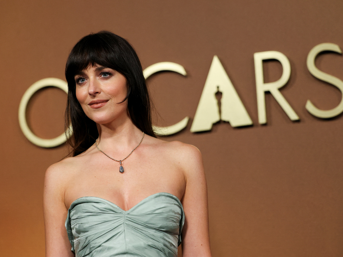 Η Dakota Johnson εμφανίστηκε με το πιο εκλεπτυσμένο trend- Αυτό που θα βάλεις αύριο και εσύ