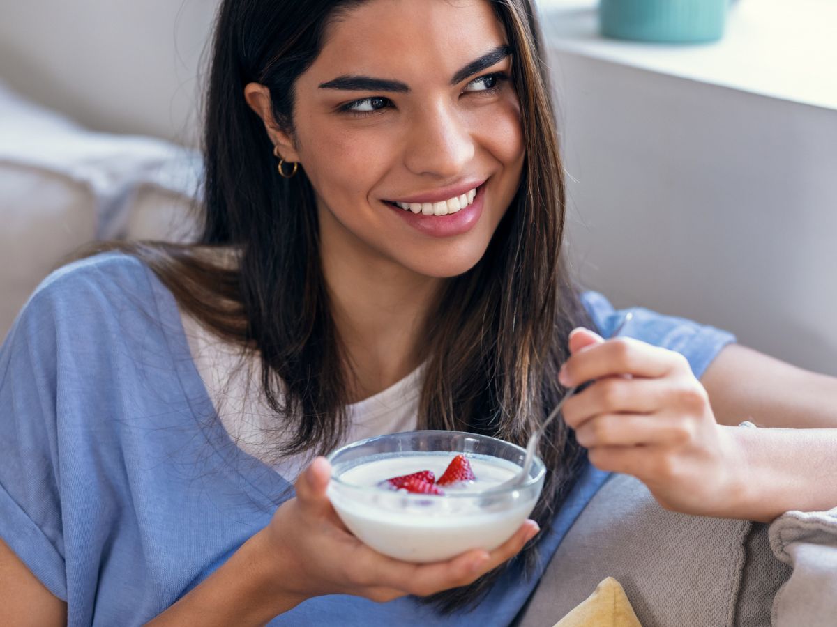 Γιαούρτι άπαχο ή πλήρες; Αυτή είναι η καλύτερη επιλογή για τη διατροφή σου