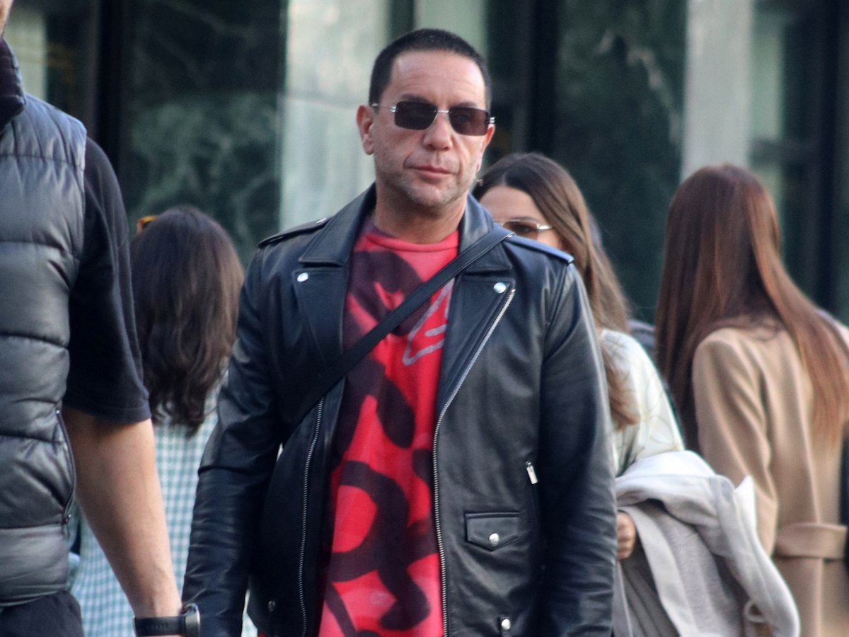 Γιώργος Μαζωνάκης: Θα κληθεί να δώσει για εξηγήσεις μετά τη μήνυση του 21χρονου τραγουδιστή