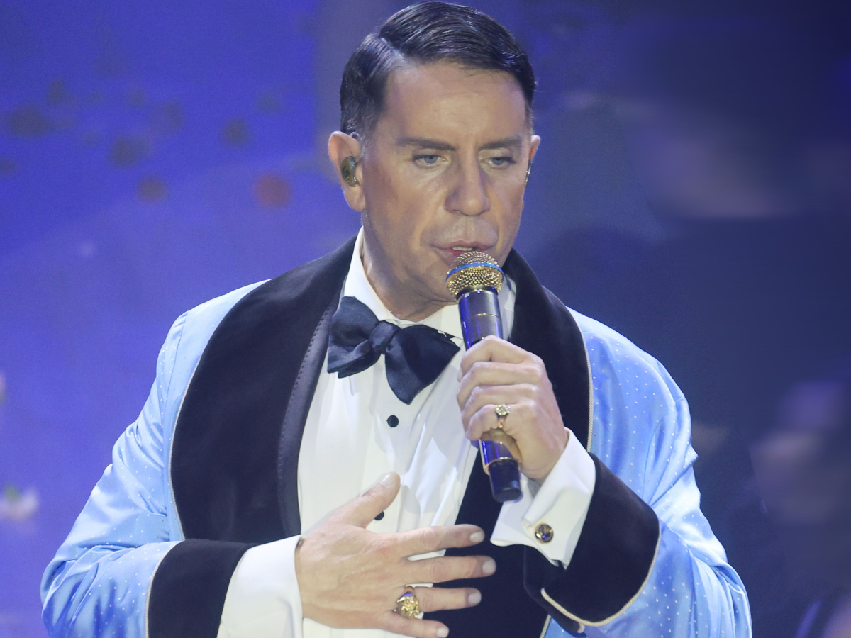 Γιώργος Μαζωνάκης: «Πριν βγει στη σκηνή ήταν μαγκωμένος και αγχωμένος» λέει το οικογενειακό περιβάλλον του