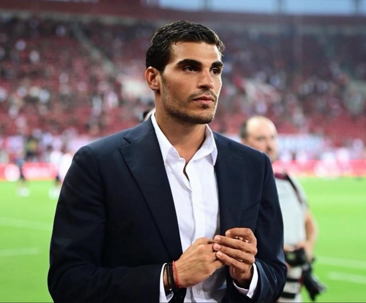 Μιλτιάδης Μαρινάκης: Το συγκινητικό μήνυμα και η φωτογραφία για την απώλεια της γιαγιάς του