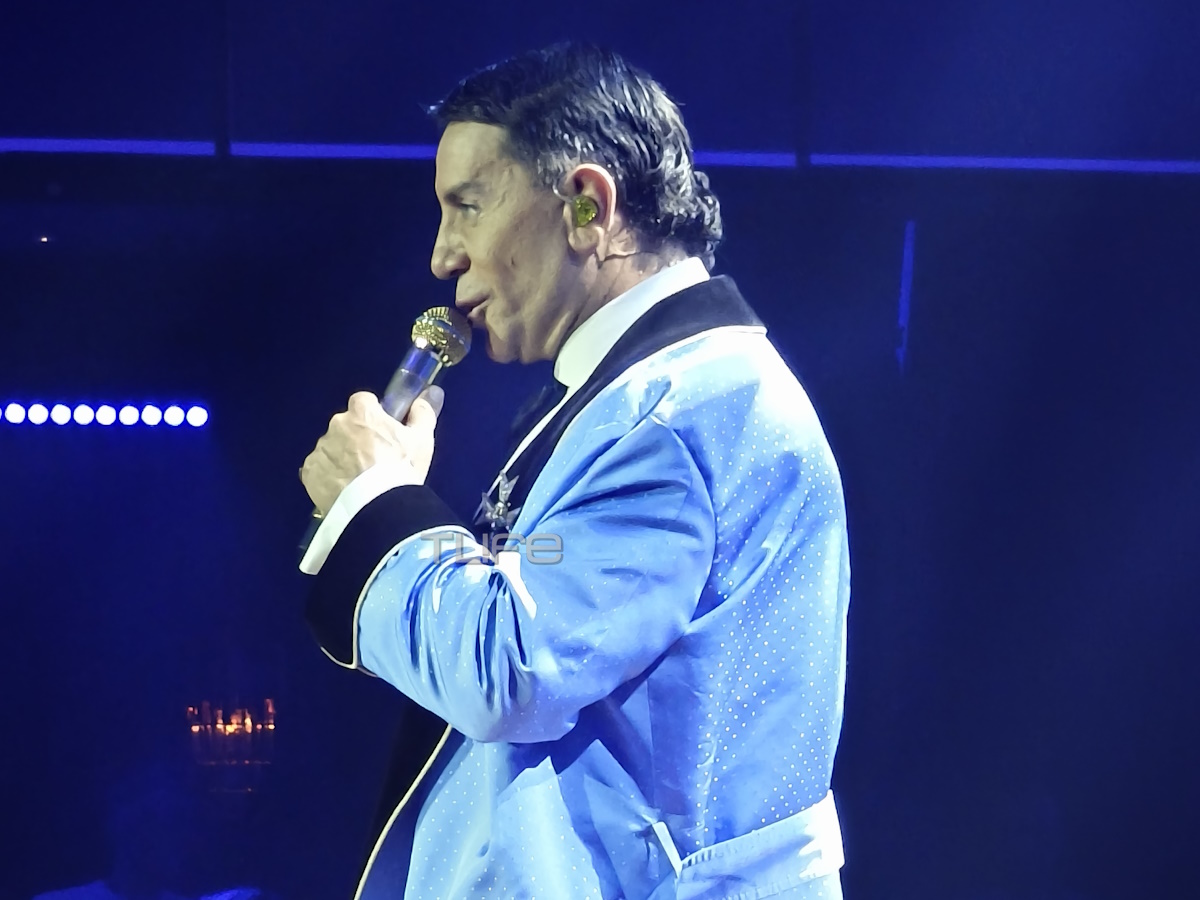 Γιώργος Μαζωνάκης: Κοσμοσυρροή στην πρεμιέρα του – «Για να περάσουμε καλά, πρέπει να είστε ο εαυτός σας»