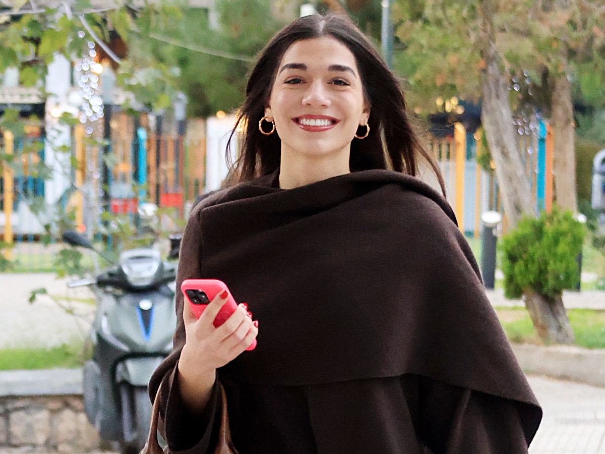 Μελίνα Νικολαΐδη: Χαλαρή βόλτα στα νότια προάστια – Φωτογραφίες