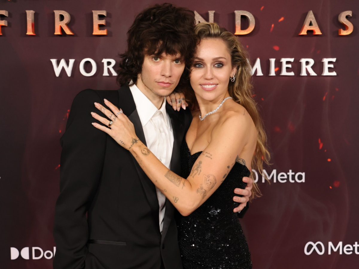 Η Miley Cyrus αρραβωνιάστηκε με τον σύντροφό της, Maxx Morando