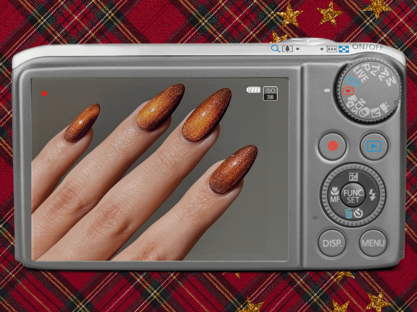 Μανικιούρ με glitter: Το πιο λαμπερό αξεσουάρ των γιορτών