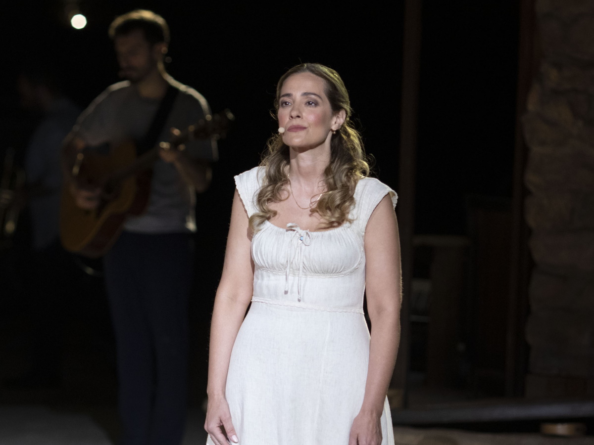 Νατάσσα Μποφίλιου: Αλλαγή σχεδίων μετά την άρνηση του γιου του Μάνου Χατζιδάκι – Η ανάρτηση της ερμηνεύτριας