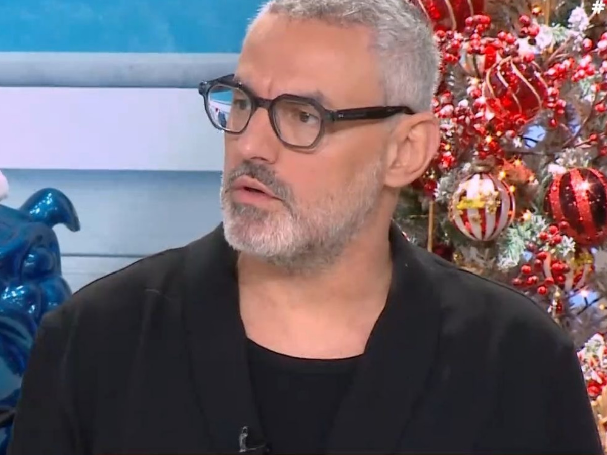 Νίκος Συρίγος σε Τίνα Μεσσαροπούλου: «Πολλές φορές είναι καλύτερο να αναρωτιούνται γιατί δεν μιλάς, παρά γιατί μιλάς»