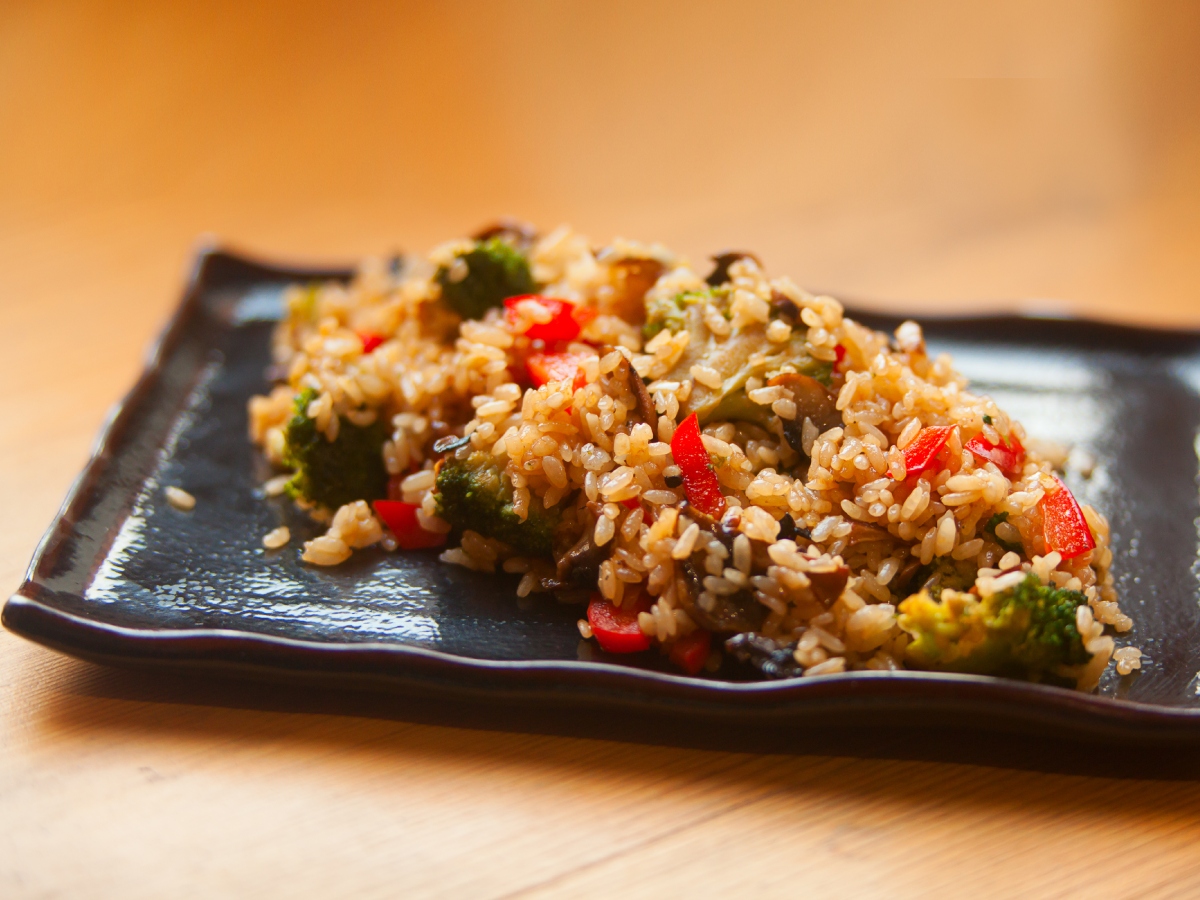 Ριζότο με καστανό ρύζι, λαχανικά & μανιτάρια