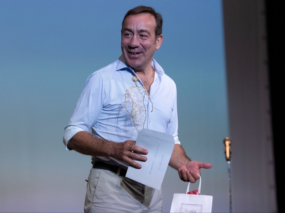 Σωτήρης Καλυβάτσης: «Αντιμετωπίζω τα πράγματα με χιούμορ – Είναι καλό που γεννήθηκα με αυτό το δώρο»