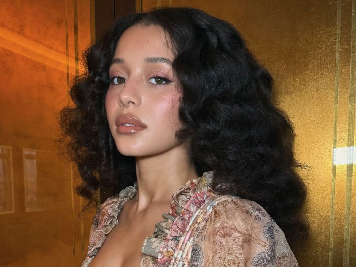 Superplum Glam makeup trend: Αυτές τις γιορτές, πρέπει να το δοκιμάσεις