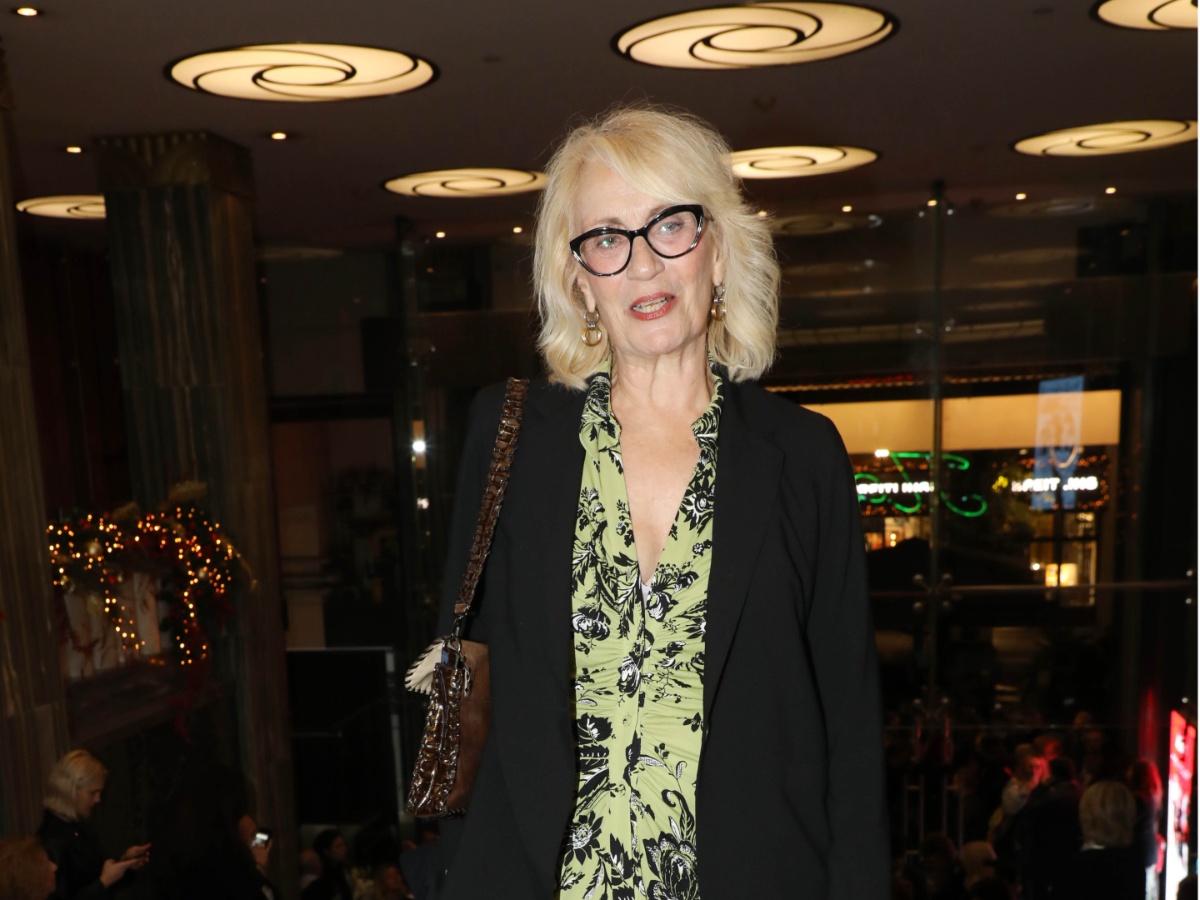 Θέμις Μπαζάκα: «Ο πατέρας μου είχε άνοια, με φοβίζει η ανημποριά»