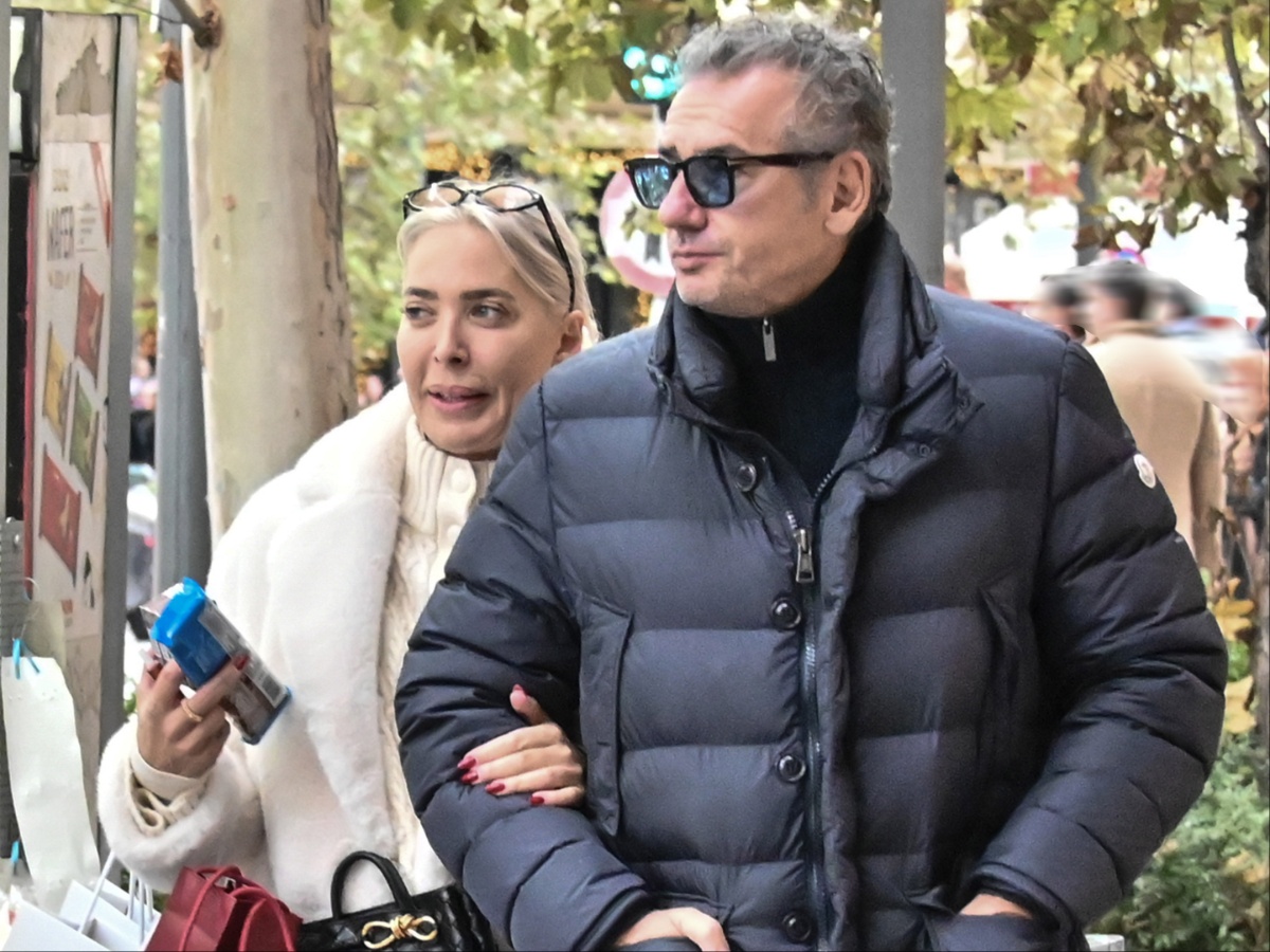 Αμαρυλλίς – Κώστας Ματσίκα: Χαλαρή έξοδος στο κέντρο της Αθήνας για το ζευγάρι – Φωτογραφίες