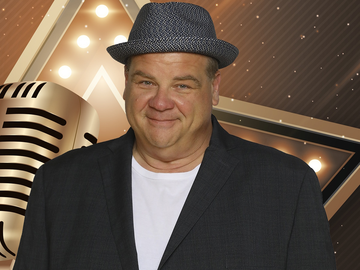 Angelo Tsarouchas: Έρχεται για 2 μόνο STANDUP παραστάσεις στο Θέατρο Embassy