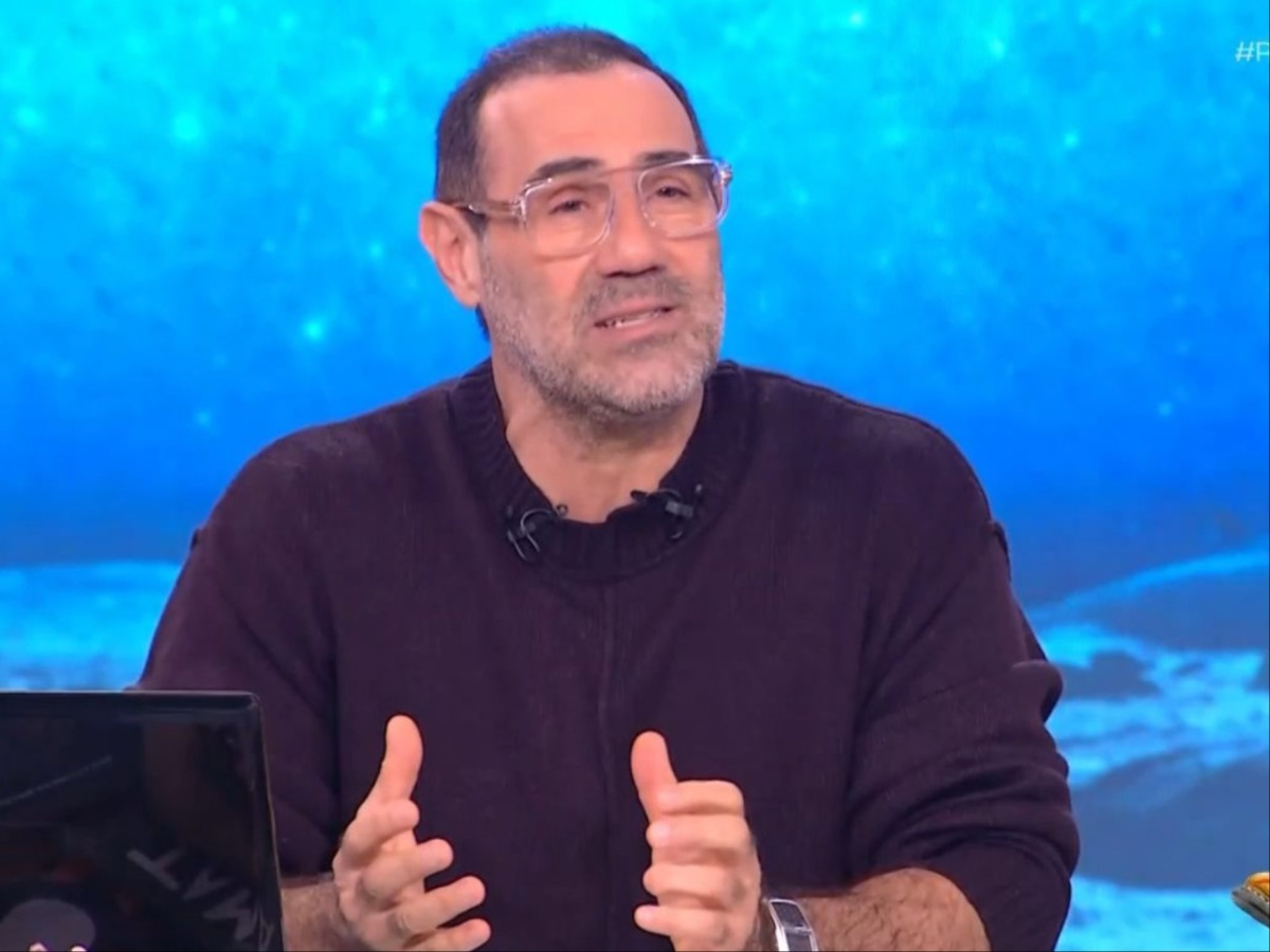 Αντώνης Κανάκης – Ράδιο Αρβύλα: Η on air ανακοίνωση και οι ευχές για τον συνεργάτη του που έγινε πατέρας