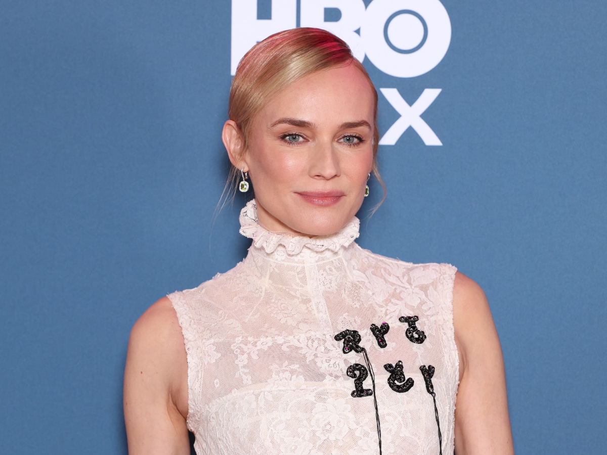 Η Diane Kruger στο show του Patou υιοθέτησε το απόλυτο minimal chic beauty look της σεζόν