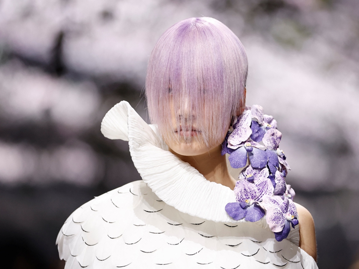 Στο show του οίκου Dior η Janapenes minimal αισθητική συναντά την μεταμοντέρνα οπτική του Jonathan Anderson