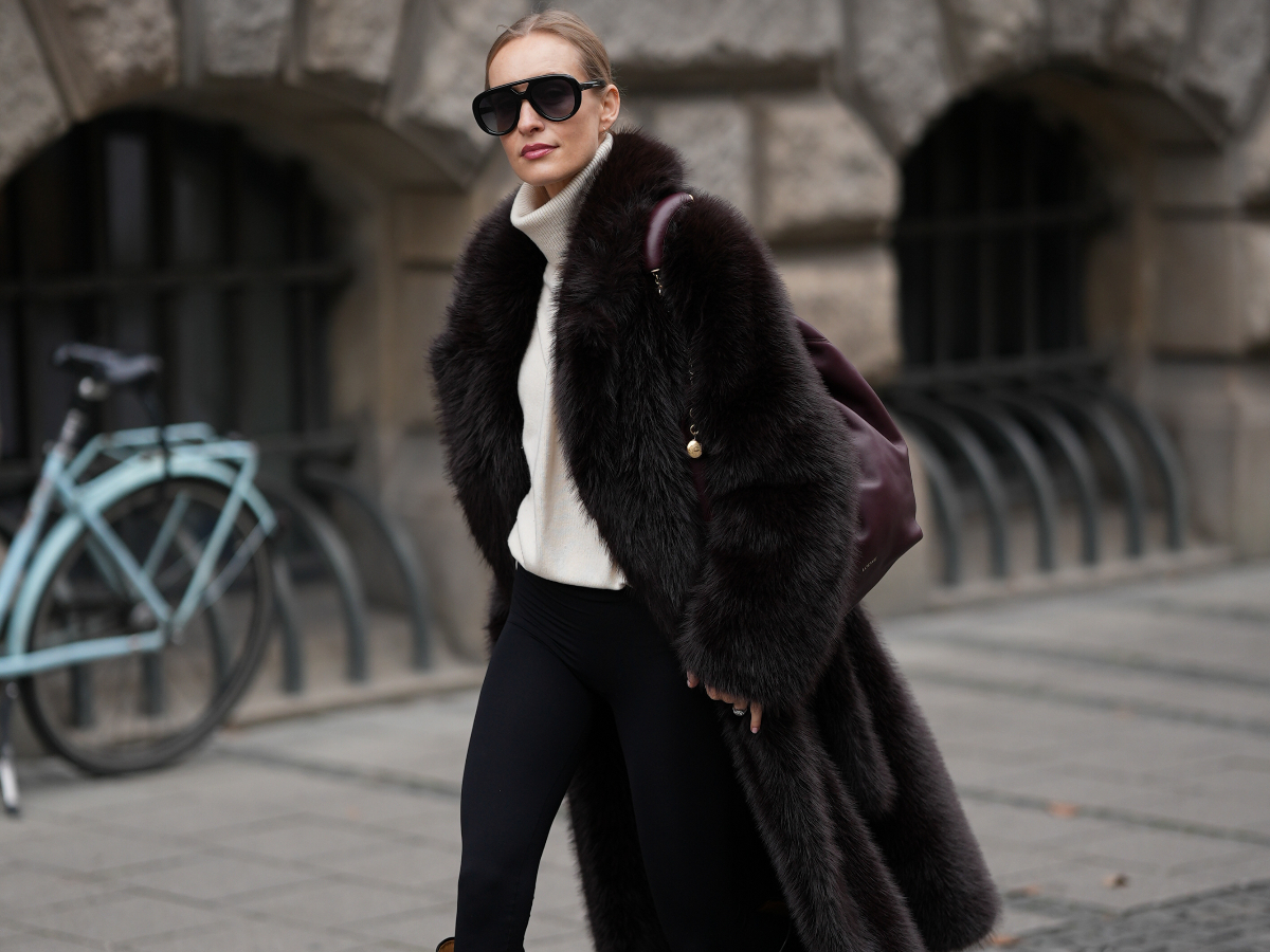 Κολάν με μπότες: Ο συνδυασμός που παραμένει ο πιο ευέλικτος για την πόλη τον χειμώνα