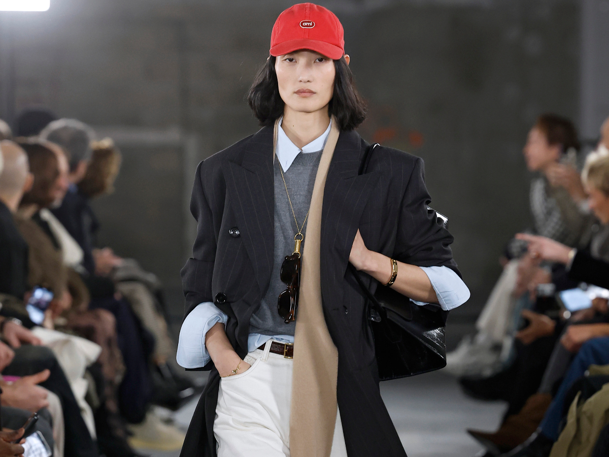 Σηκωμένα μανίκια: Το μικρό tip που αλλάζει ολόκληρη την σιλουέτα