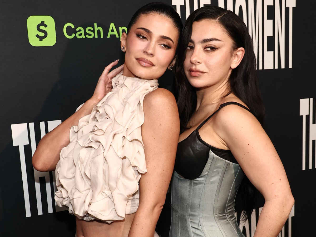 Kylie Jenner & Charli XCX: Το πιο απρόβλεπτο δίδυμο στο κόκκινο χαλί