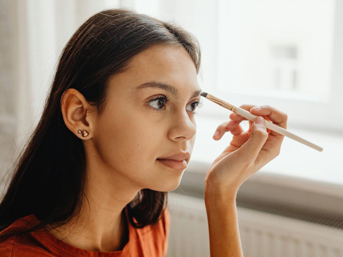 Πυκνά, καλοσχηματισμένα φρύδια: Μάθε πώς θα πετύχεις το στόχο σου!