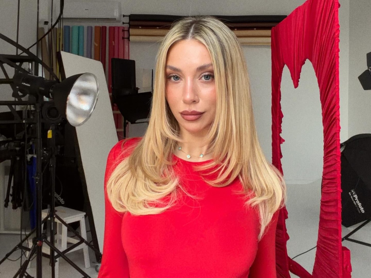 Γαρυφαλλιά Καληφώνη: «Φαινομενικά μπορεί να τα έχω όλα, αλλά κανείς δεν είναι πλήρης επειδή δείχνει πλήρης»