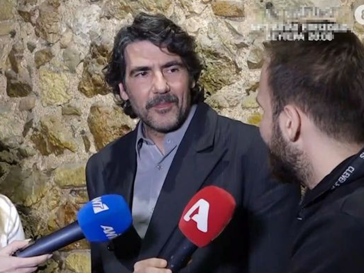Αντώνης Καρυστινός: Η ενόχληση on camera όταν ρωτήθηκε για τη σύζυγό του – «Θα το τερματίσεις;»