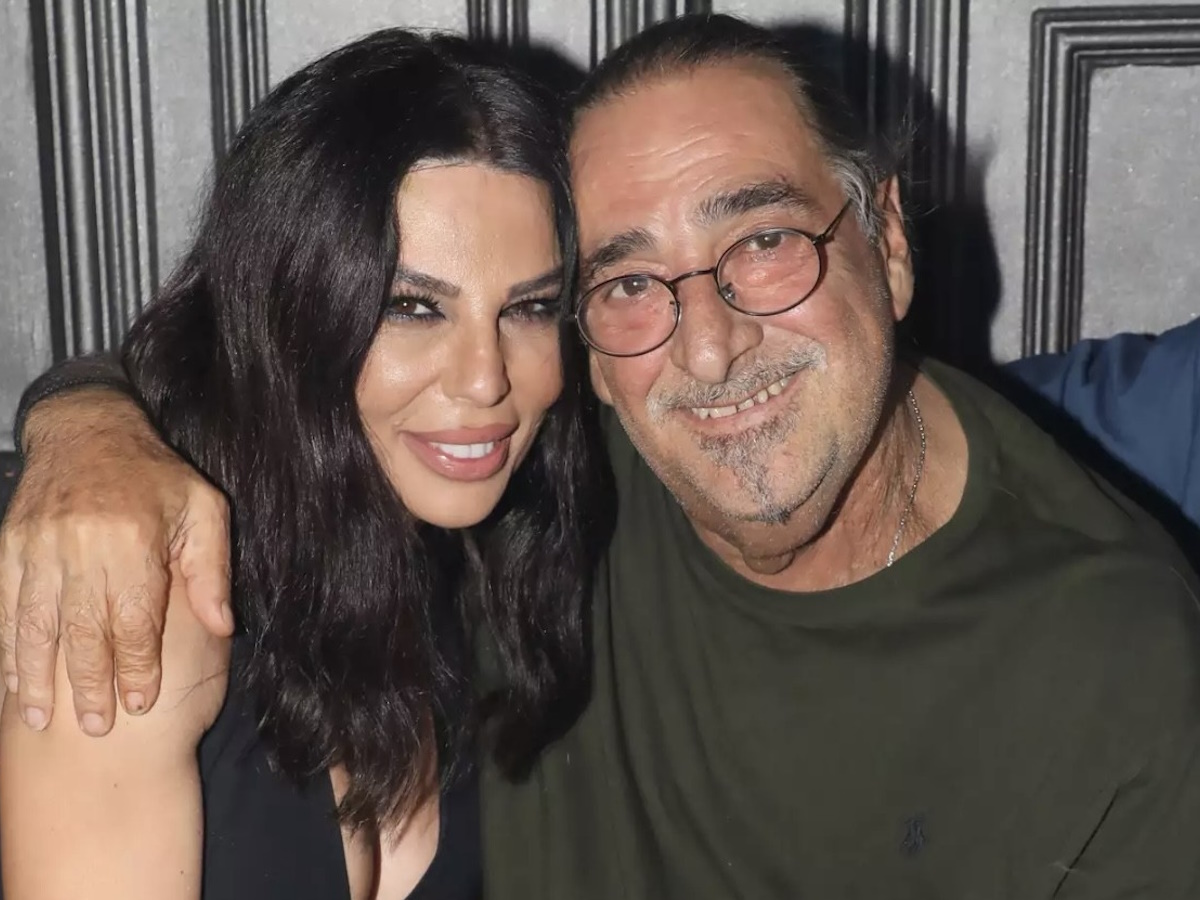 Κέλλυ Κελεκίδου: Αποθεώθηκε στη Μελβούρνη ερμηνεύοντας το ακυκλοφόρητο medley «Από καρδιάς» για τον Βασίλη Καρρά